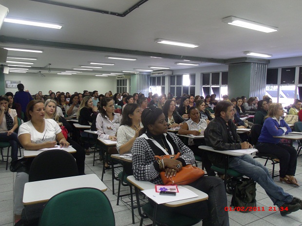 Seminário contou com a participação de cerca de 150 educadores das escolas estaduais dos 11 municípios que compõem a regional. Foto: Divulgação